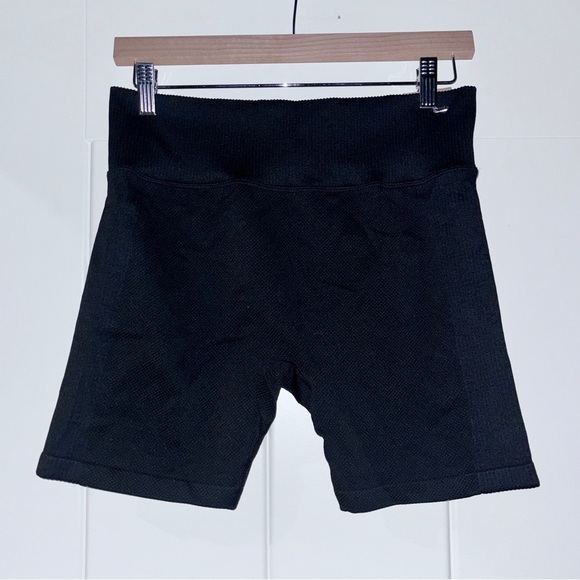 Pink Active Victoria's Secret Black Seamless Biker Shorts‎ Women XL Workout NEW - Picture 1 of 10